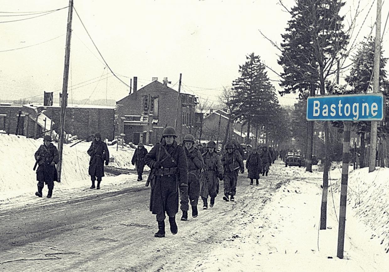 Bastogne Easy Company Band of Brothers Battle of the Bulge day tour from Paris